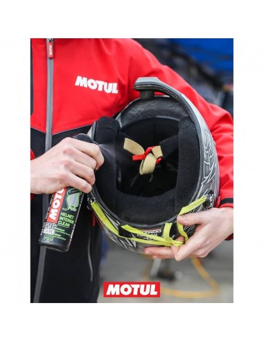 LIMPIADOR INTERIOR DE CASCO MOTUL M2 - 250 ML